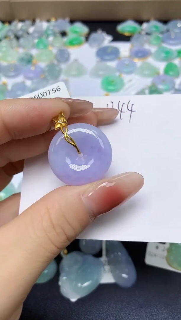 翡翠18K金镶嵌颈饰 天然缅甸翡翠A货