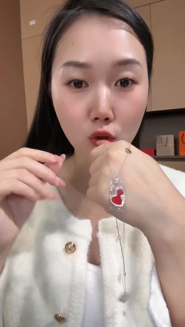 【闪购商品】钻石套链18K金镶嵌红葫芦套链