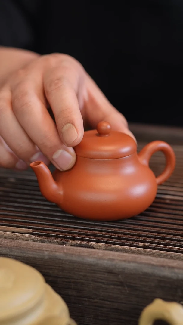 茶壶紫砂君德 朱泥 半手工 130cc