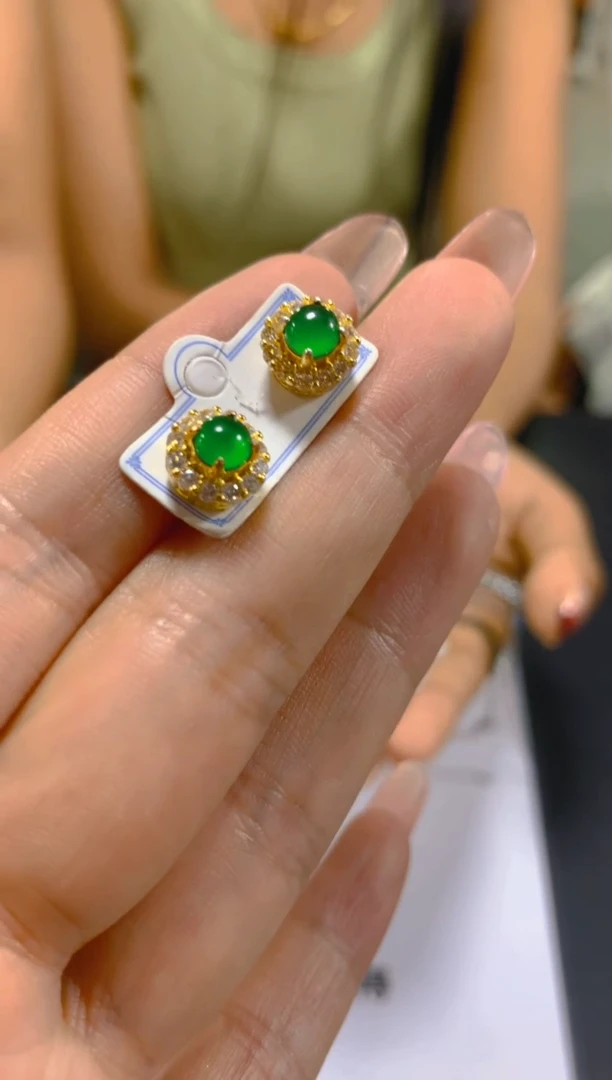 翡翠未镶嵌耳饰多样性发一