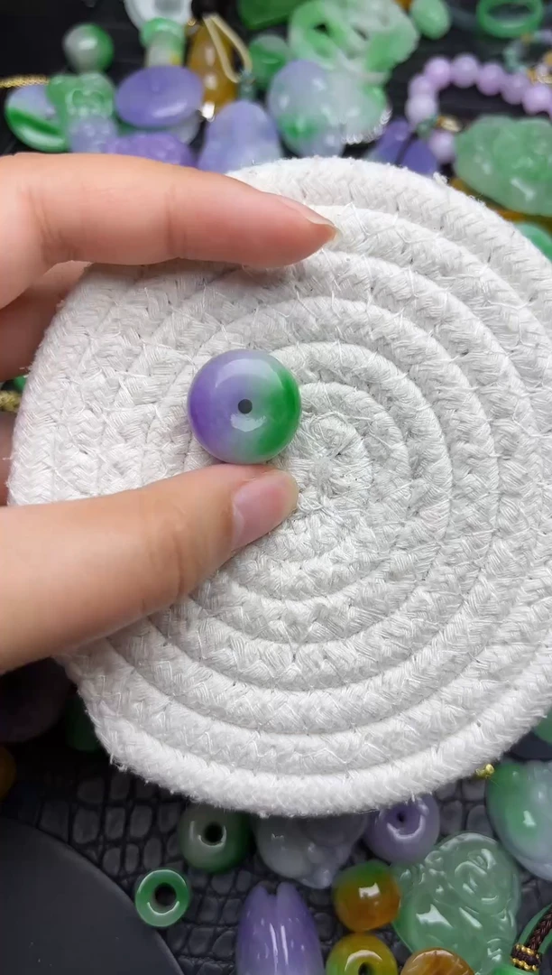 颈饰未镶嵌翡翠缅甸翡翠吊坠