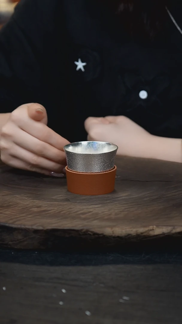手工锤纹杯主人杯大号(带杯套)