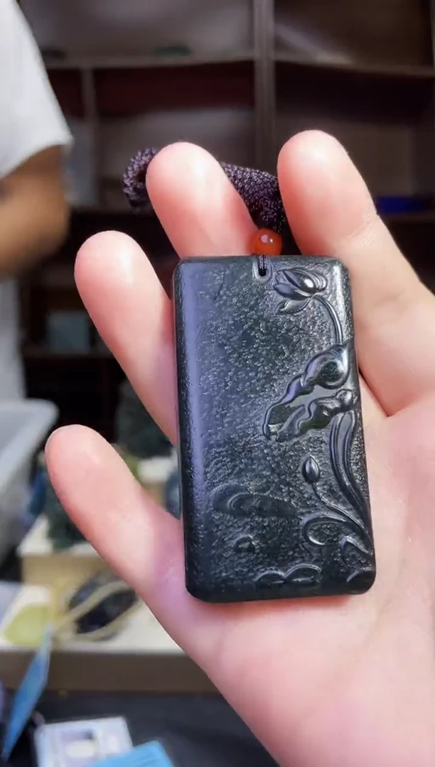 和田玉未镶嵌颈饰1