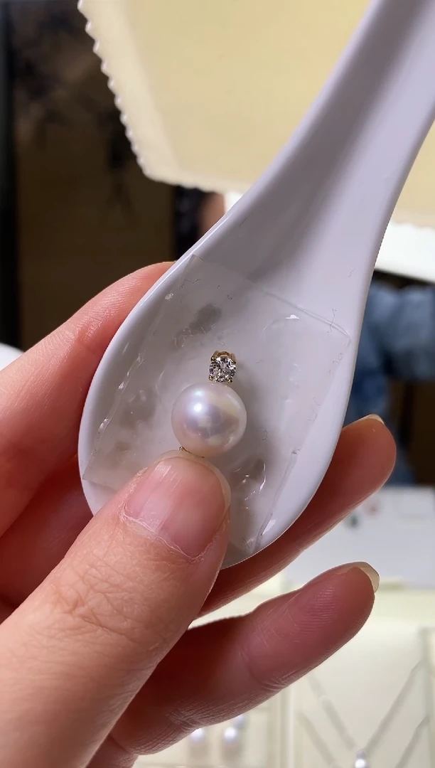 吊坠(赠链)18K金镶嵌淡水珍珠11.5mm