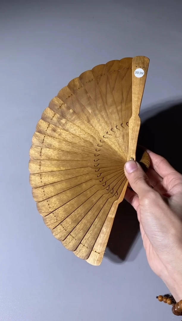 【闪购商品】金丝楠木雕303号15cm金丝楠木小叶桢楠扇子
