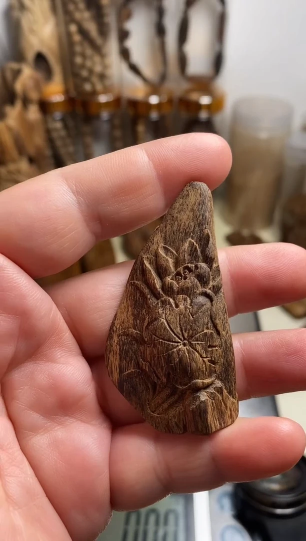 沉香碎屑沉香马泥涝沉香沉水料6.6克