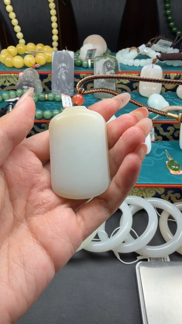 和田玉未镶嵌颈饰吊坠多样性发其一gh46