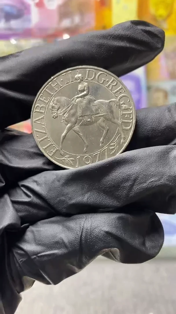 普通金属币英国克朗币单枚