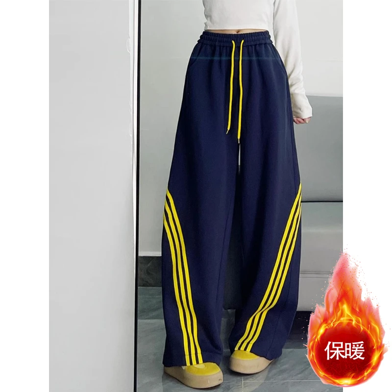 美式三条杠弯刀运动卫裤女秋冬加绒加厚大码胖MM小众阔腿裤子BF潮