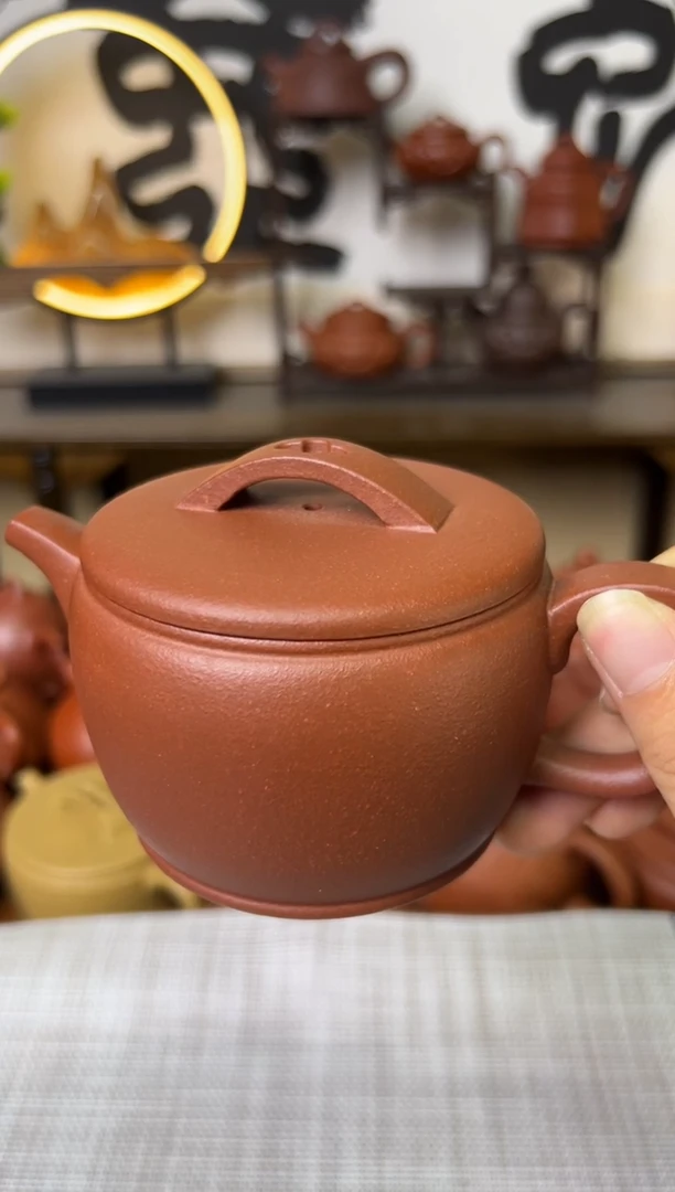 茶壶段泥红降坡汉瓦壶210CC
