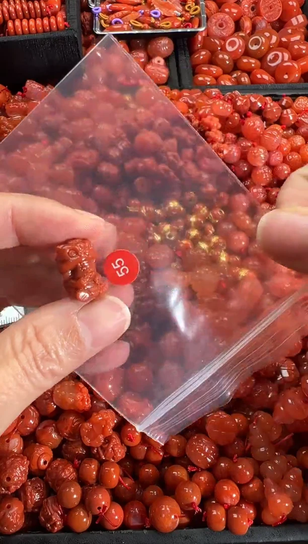 【闪购商品】南红玛瑙颈饰未镶嵌1