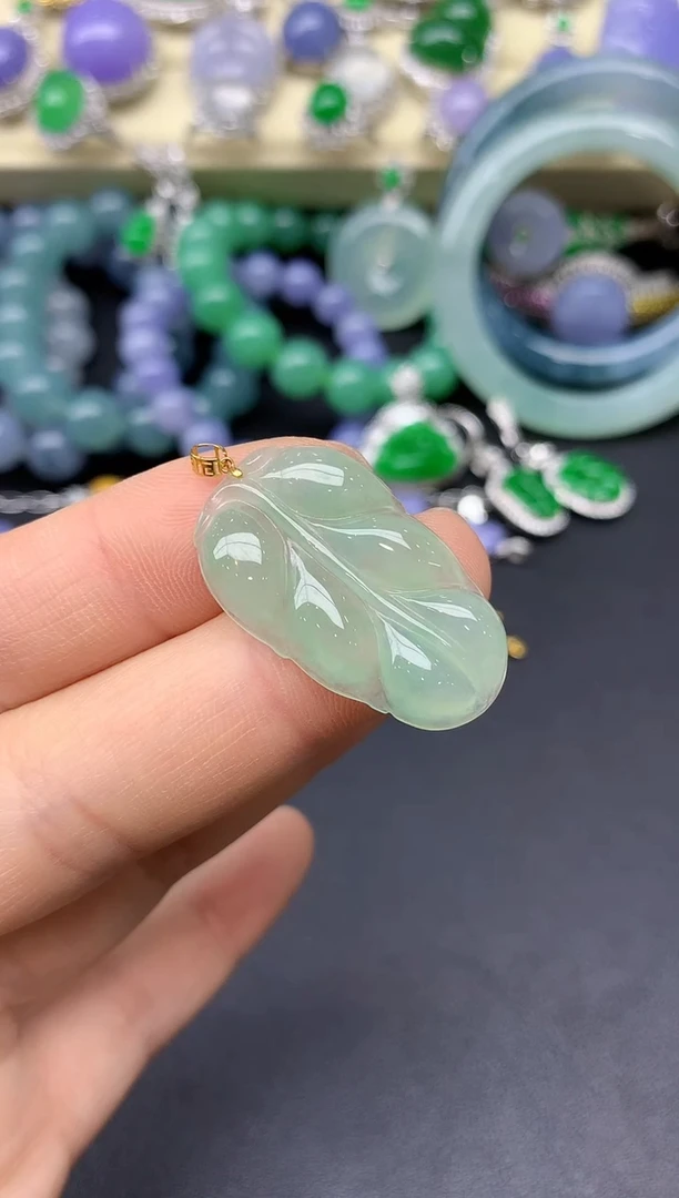 颈饰18K金镶嵌翡翠11-雪姐翡翠天天见