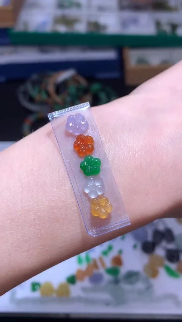 未镶嵌定制翡翠一套花花