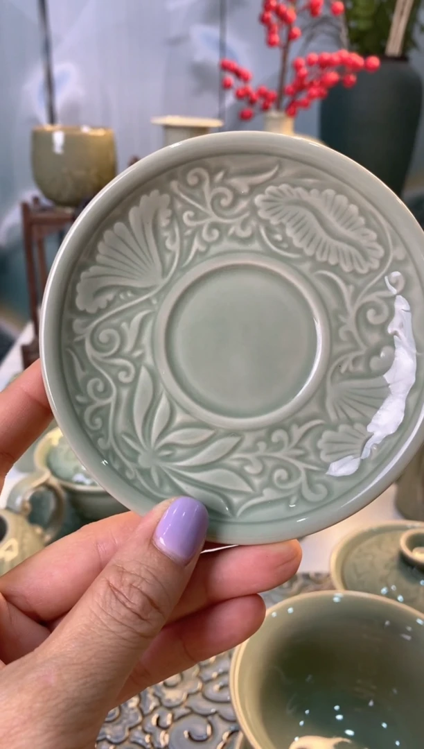 特价处理 莲纹盖碗【底托】