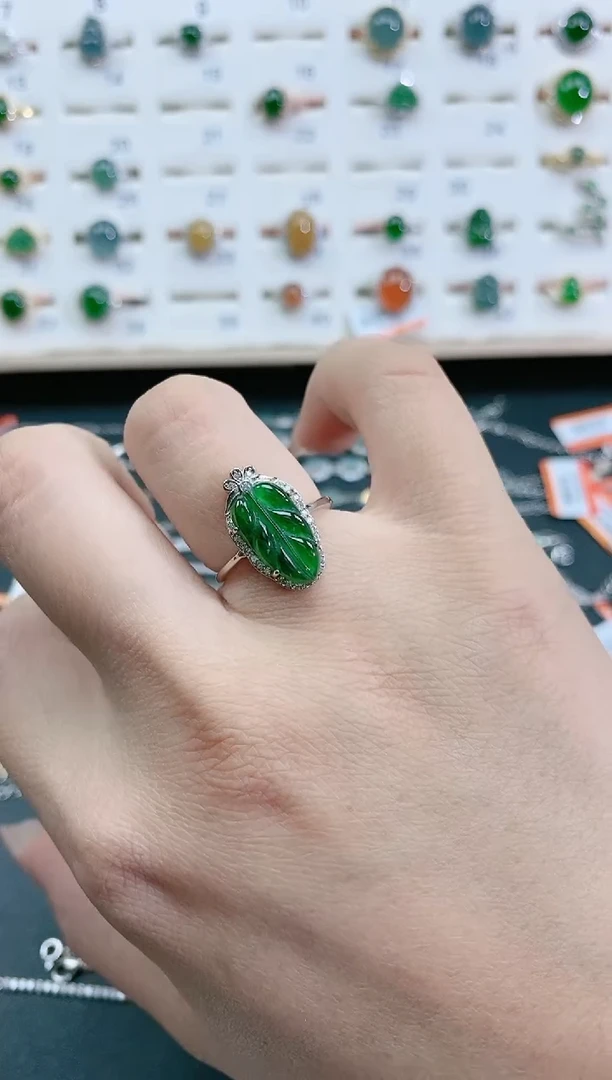 翡翠戒指银S925镶嵌天然翡翠