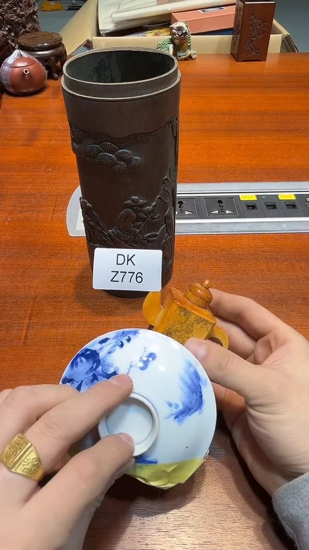 瓷片悍*哈哈哈哈哈哈776