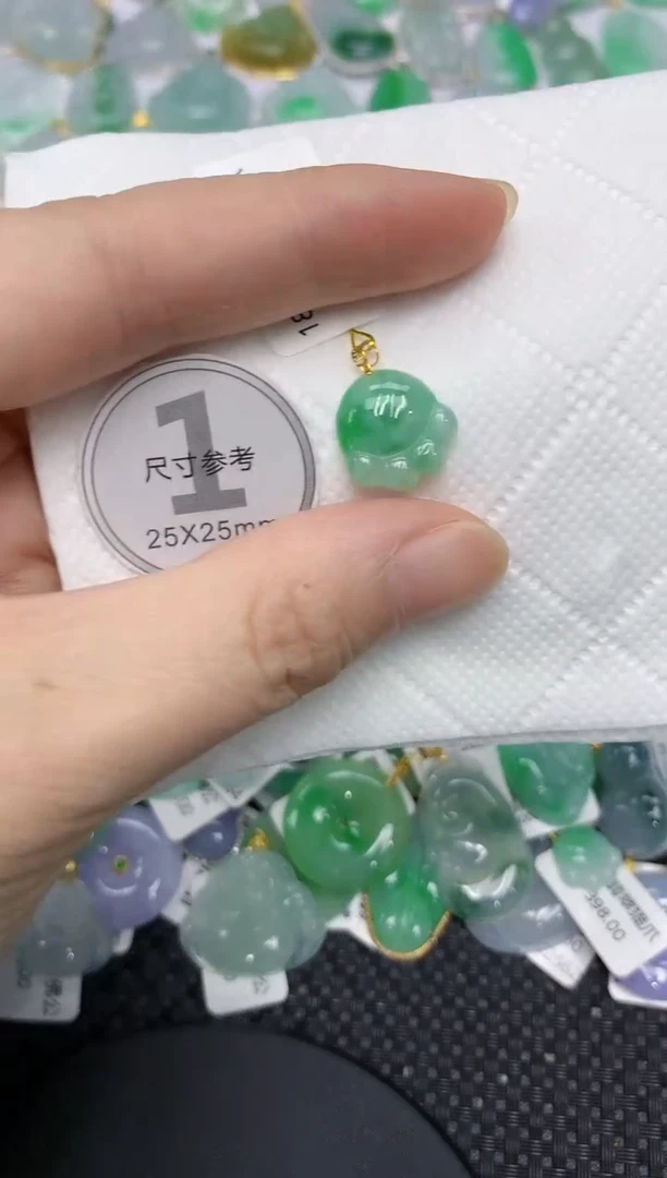 翡翠18K金镶嵌颈饰1111111