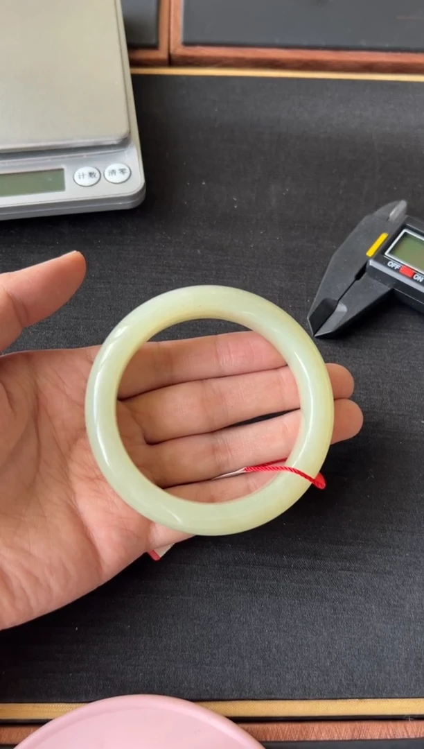 【闪购商品】和田玉手镯未镶嵌且末微色差迪克兰59