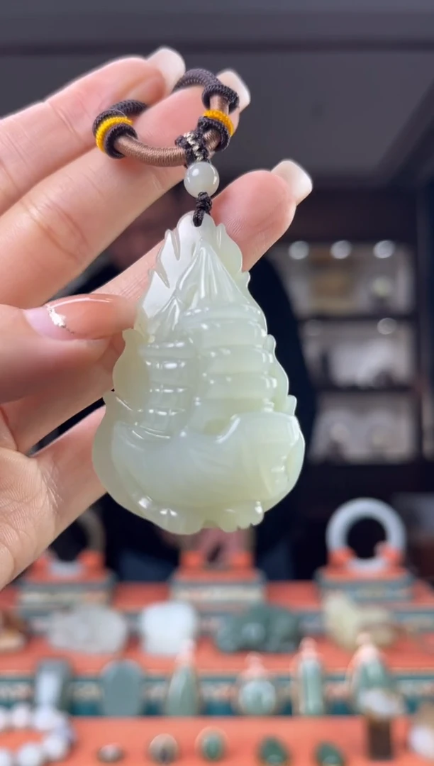 颈饰未镶嵌和田玉佩佩