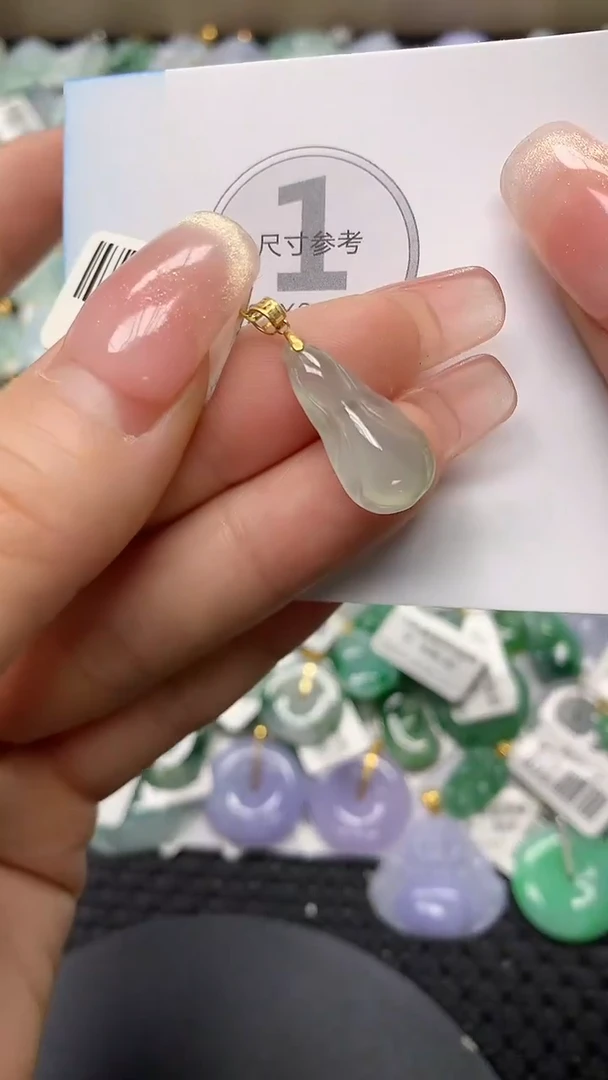 颈饰18K金镶嵌翡翠a货支持复检百元以上9元证书费自理