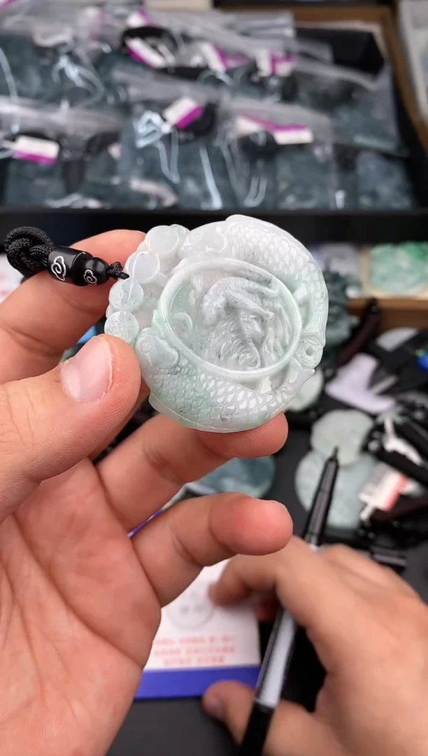 【闪购商品】翡翠颈饰未镶嵌  天然翡翠，一物一图