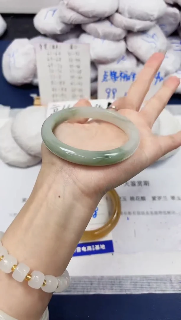 【闪购商品】石英质玉手镯未镶嵌183-天山翠-圈口60
