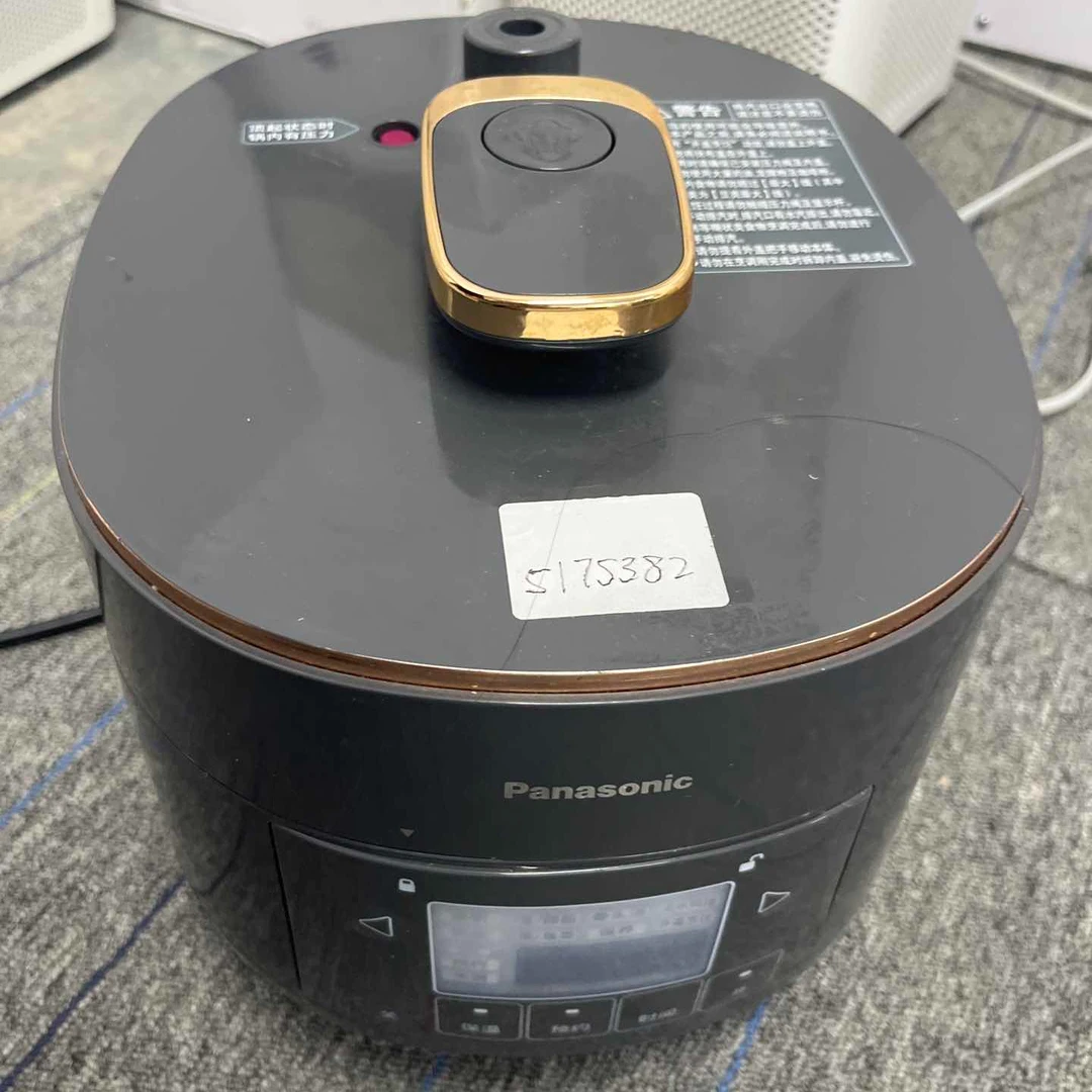 9新 Panasonic/松下 【二手】中央仓电压力锅轻微划痕功能完好