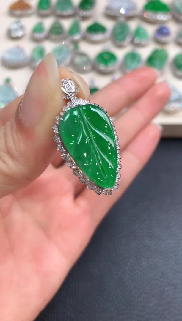 【闪购商品】翡翠吊坠(不含链)18K金镶嵌n31    