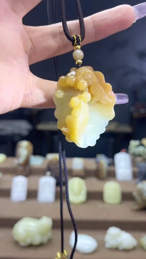 颈饰未镶嵌和田玉1