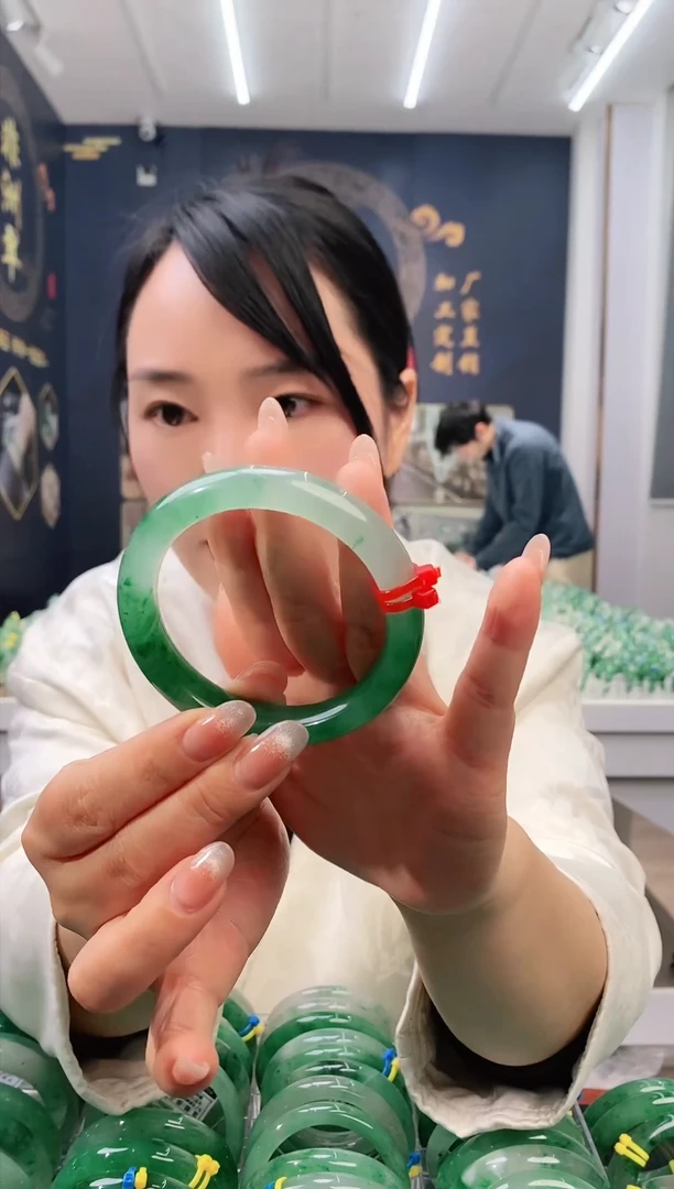 【闪购商品】石英质玉手镯未镶嵌67