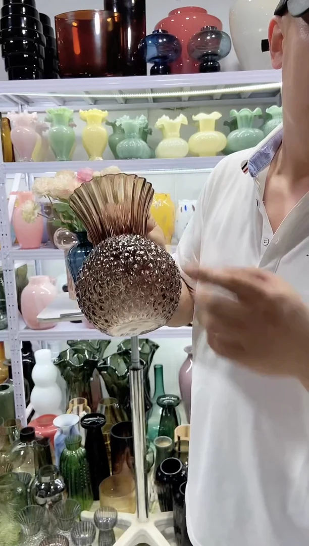 咖色小菠萝花瓶.........