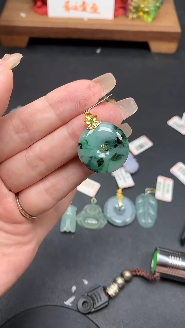 【闪购商品】翡翠吊坠(不含链)18K金镶嵌MS154715