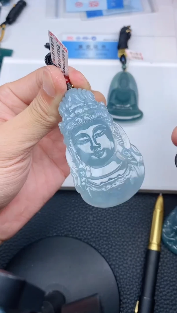 颈饰未镶嵌翡翠