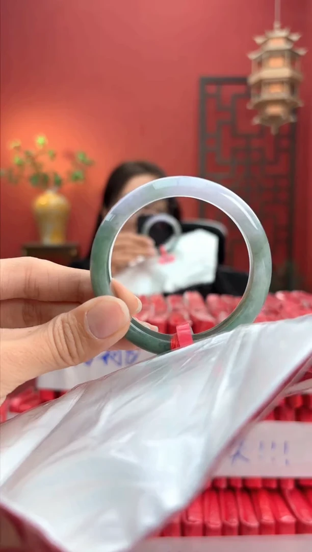 未镶嵌手镯翡翠翡翠手镯2