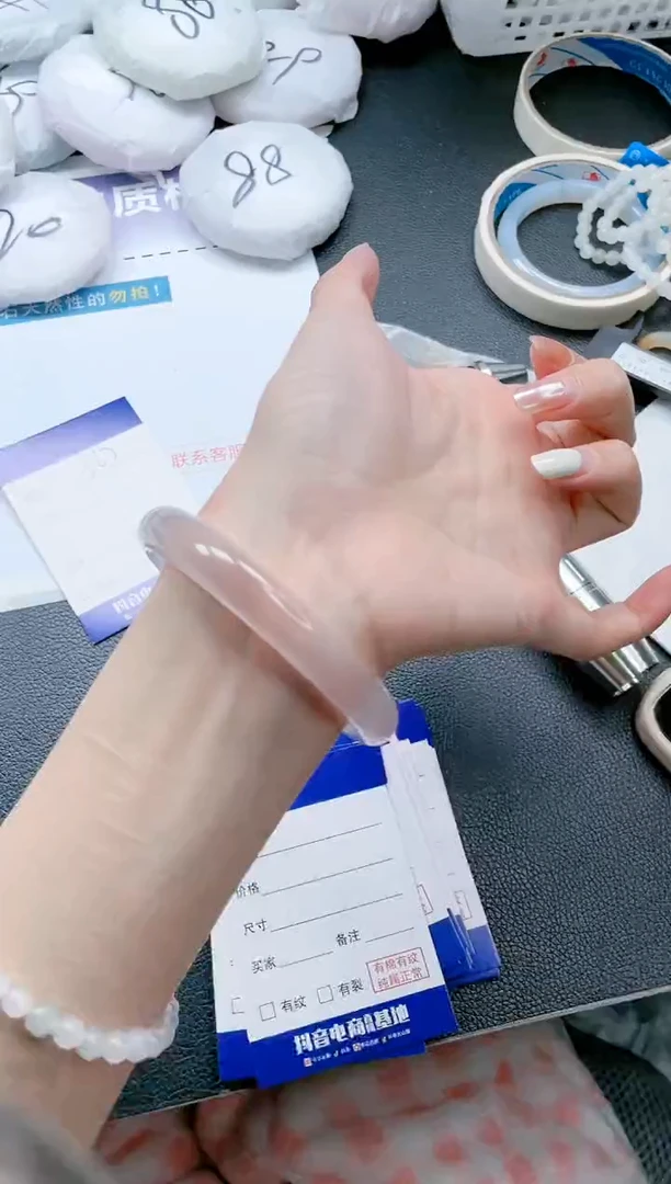 【闪购商品】石英质玉手镯未镶嵌 冰裸粉手镯-62