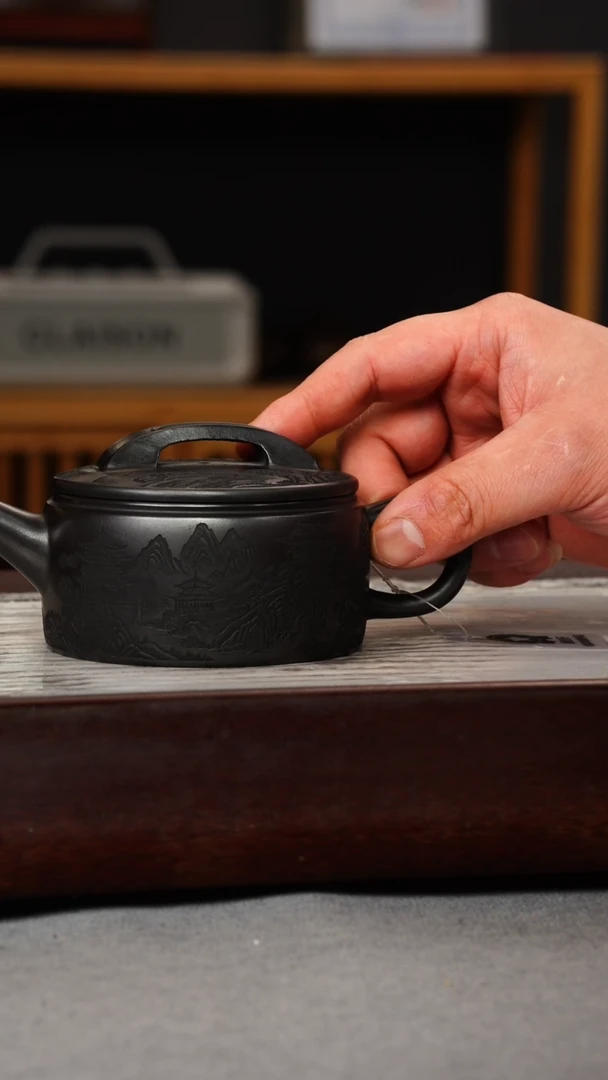 【闪购商品】紫砂茶壶石黄 宽钮汉瓦 山水