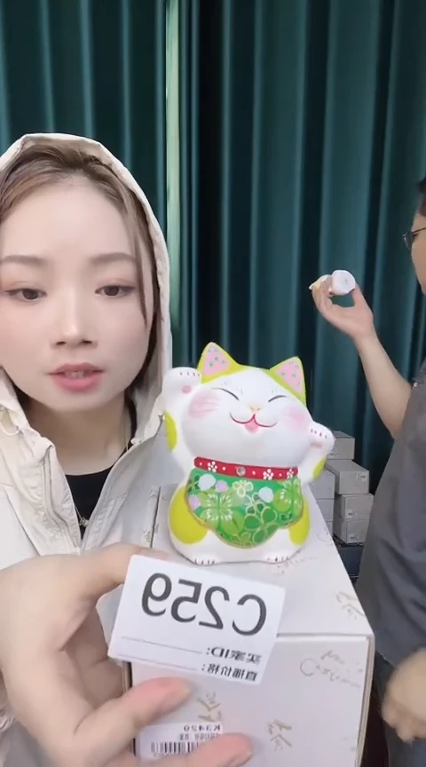 瓷片进口家用百货猫咪摆件C259