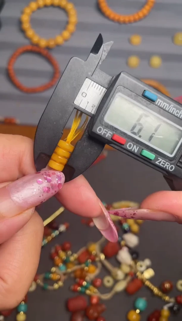 未镶嵌蜜蜡裸石多样性发其一