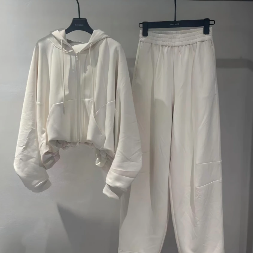 Basic House/百家好厚款潮牌女装简约时尚风秋季休闲上衣DC507