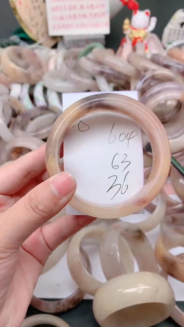 未镶嵌手镯石英质玉604