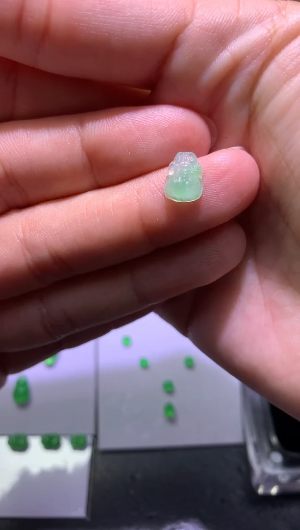 定制翡翠未镶嵌毛货