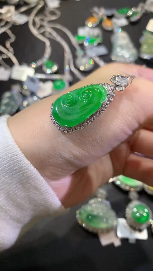 【闪购商品】翡翠吊坠(不含链)18K金镶嵌128-如意