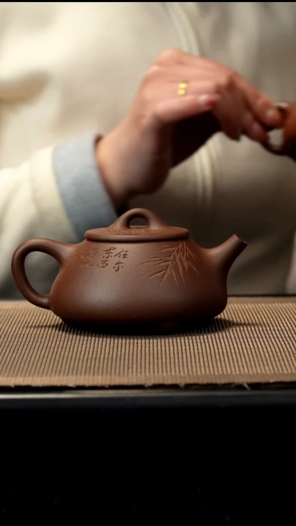 紫砂茶盏/*紫泥刻绘平盖200CC