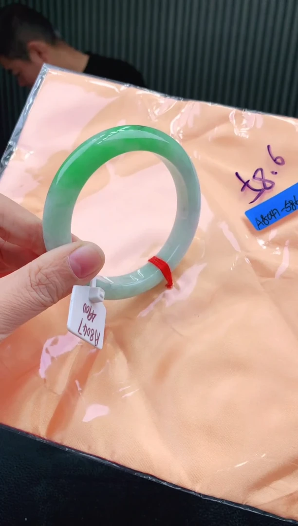 未镶嵌手镯翡翠58+