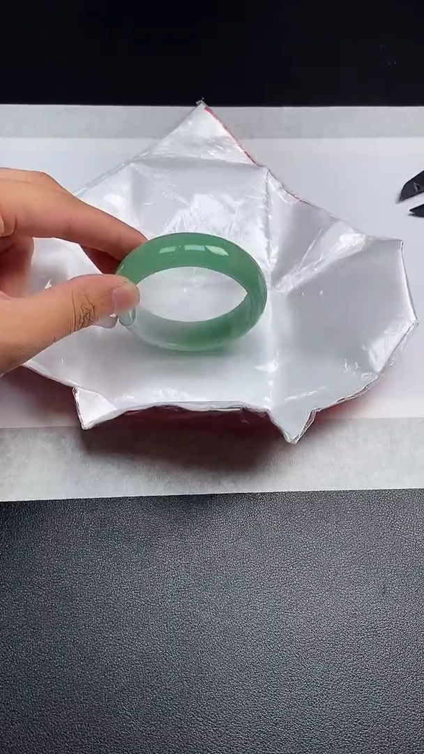 中缅边境现金收货缅料手镯2