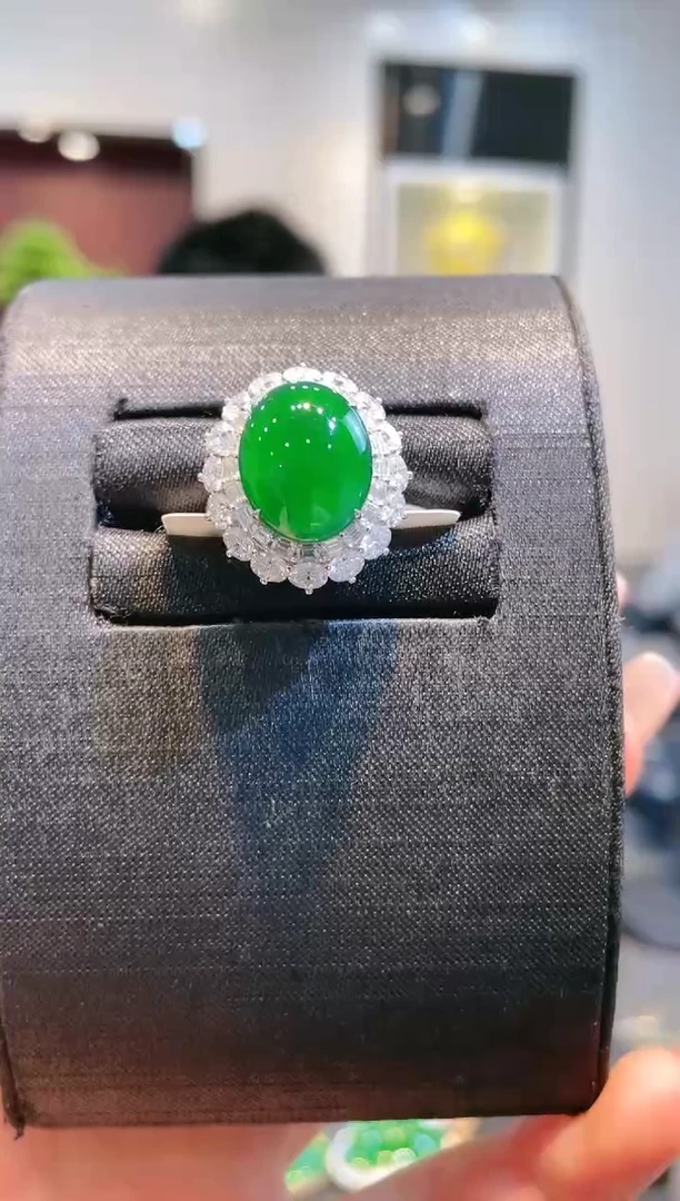 【闪购商品】翡翠颈饰18K金镶嵌A87天然A货翡翠戒指