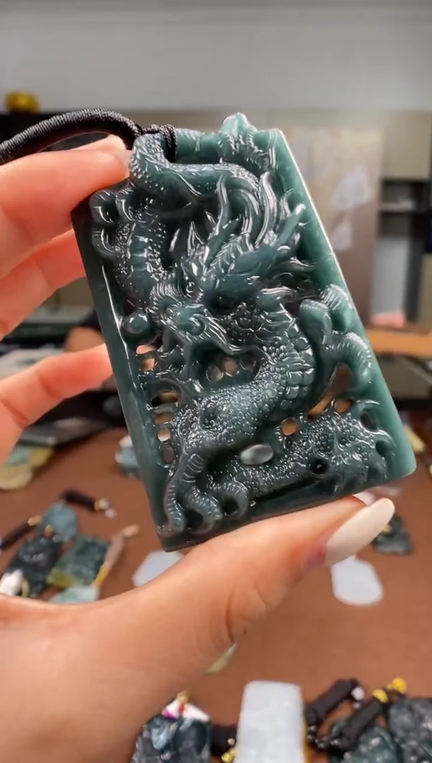 颈饰未镶嵌翡翠多样性发其一