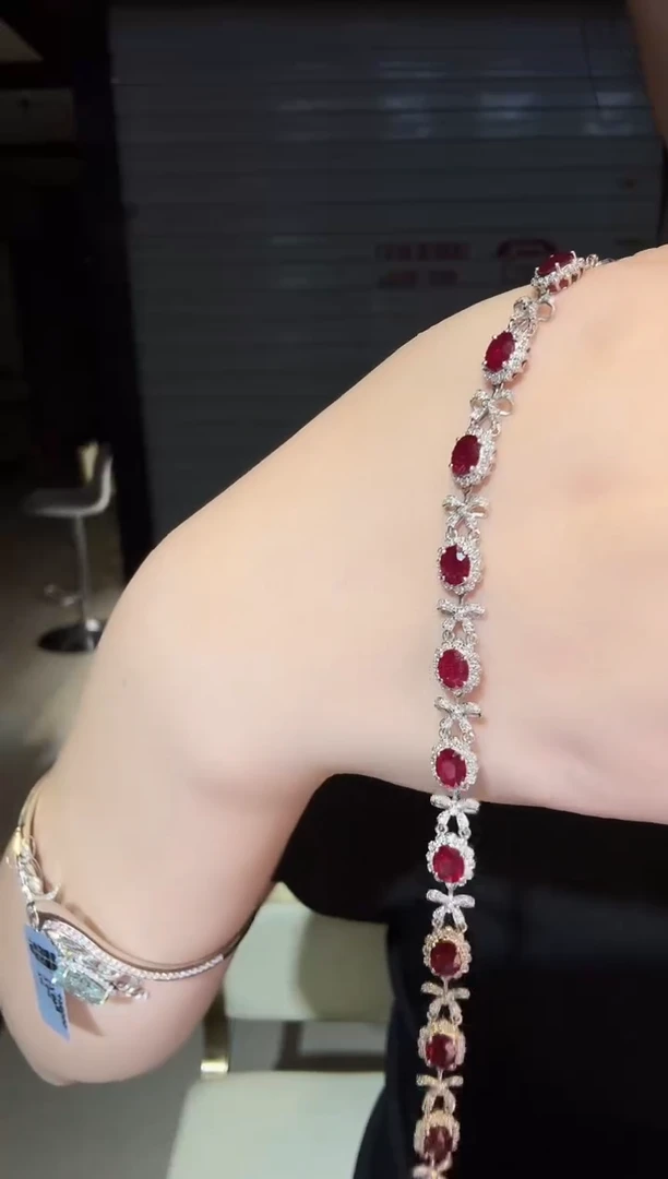 铂Pt950镶嵌手链红宝石6.20ct