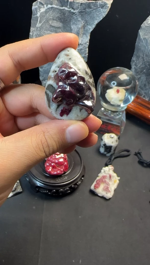 天然辰砂天然朱砂晶体原石吊坠挂件