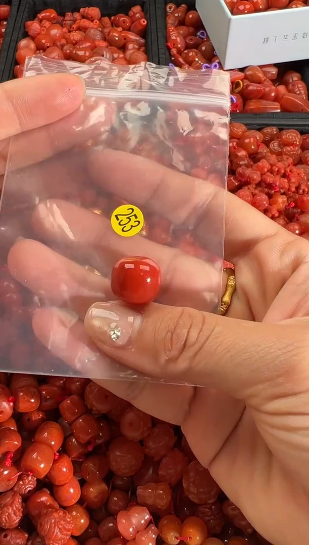 【闪购商品】南红玛瑙颈饰未镶嵌1